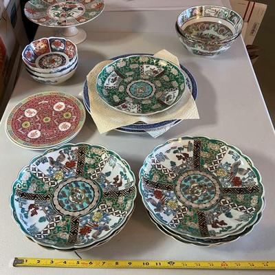 PPE205- China Set Of Platers And Bowls 