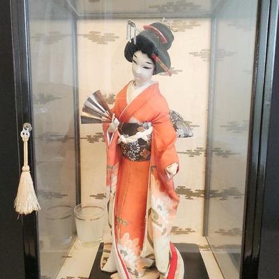 PPE140 - Geisha Doll with Glass Case