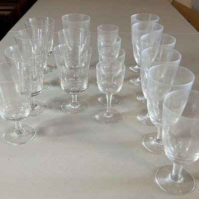 PPE181- Variety of Glass Cups