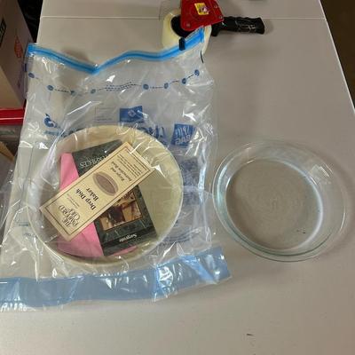 PPE119- The Pampered Chef Deep Dish Baker And Pyrex Dish