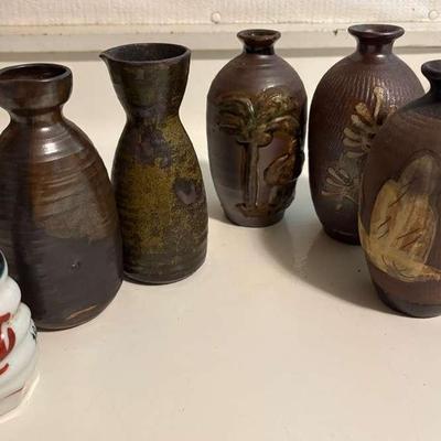 PPE220 Small Ceramic Vases And Sake Bottles 
