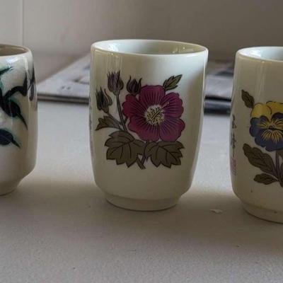 PPE279 Vintage Hand Painted Tea Cups
