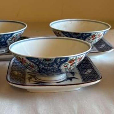 PPE212  Vintage Blue And White Saucers And Bowls