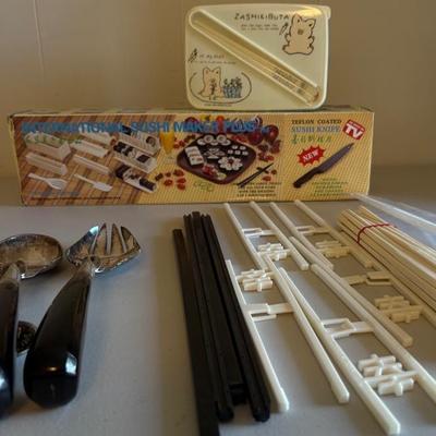 PPE216 Vintage Serving Spoon Set Sushi Maker And More
