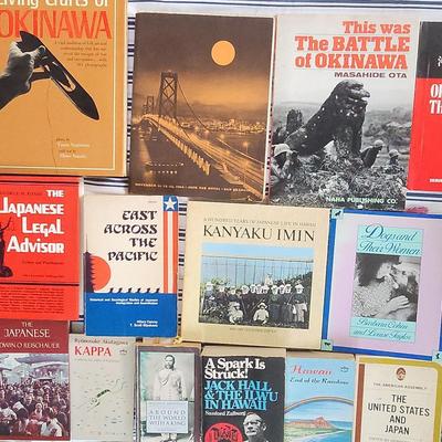 PPE219 - Assortment of Hawaii Themed Books and More