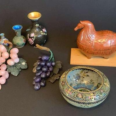PPE233 Miscellaneous Jemstones, Figures, and Pottery