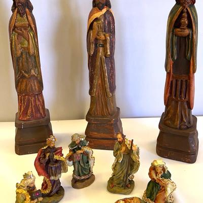 Dept 56 Set Of 3 Kings And A Small Nativity Set
