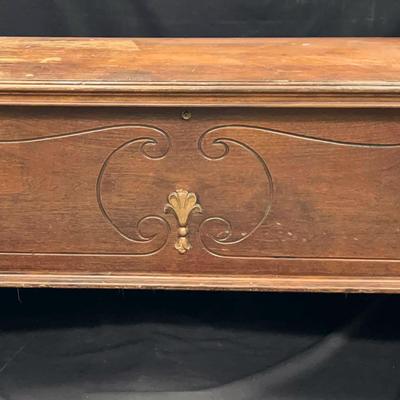 Vintage Cedar Chest With Latch 