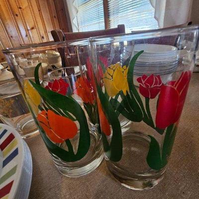 Vintage glasses with tulip pattern