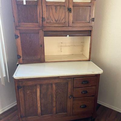 SKU B1  ANTIQUE OAK HOOSIER
67 H BY 27 D BY 41 W

$225