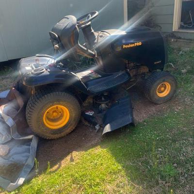 This Poulan Pro Riding Lawn Mower is built for durability and comfort, making it the perfect tool for large yard maintenance. With its...