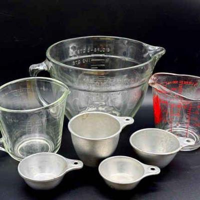 Vintage Pyrex 8-Cup Measuring Cup & More Measuring Lot
