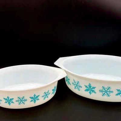 (2) Pyrex Snowflake Dishes
