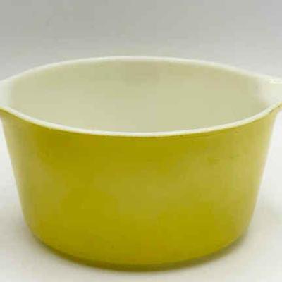 1 QT Pyrex Yellow Bowl With Lid
