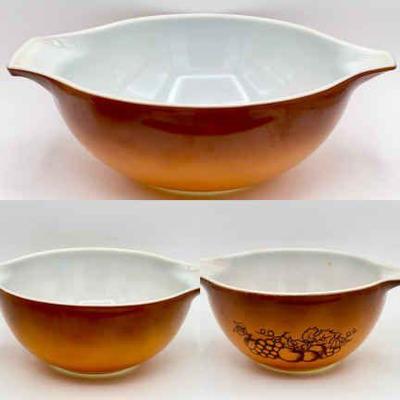 (3) Pyrex Old Orchard Cinderella Nesting Mixing Bowls
