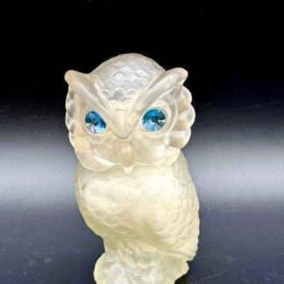 Avon Snow Owl Moonwind Powder Bottle
