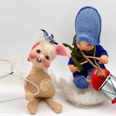 (2) Annalee Dolls
