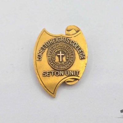 #814 • 10k Gold College Pin, 6.15g
