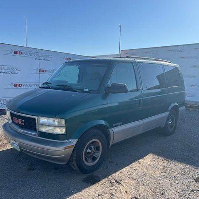 #158 • 2002 GMC Safari Van
