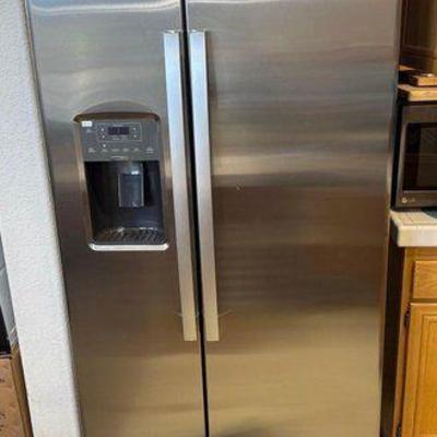 #11000 • GE Refrigerator
