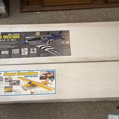 #10548 • Top Flite 1/5 Scale P-51D Mustang and Dynaflite Super Decathlon Planes
