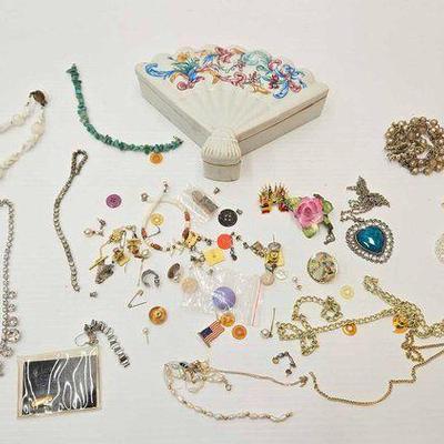 #1008 • Costume Jewelry & Trinket Box
