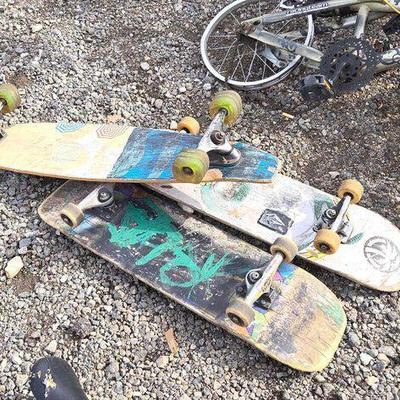 #81010 • (3) Skateboards
