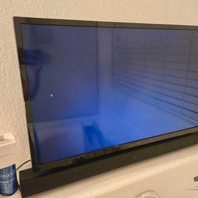 #12500 • Flat Screen TV with Soundbar Setup
