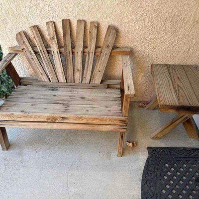 #19502 • Wooden Bench and Table
