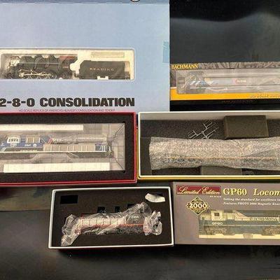 #10500 • (6) H0 Scale Locomotives

