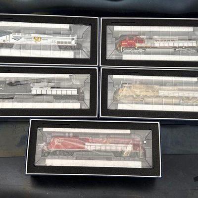 #10518 • 5 Athearn Genesis Locomotives with Tsunami2 Sound
