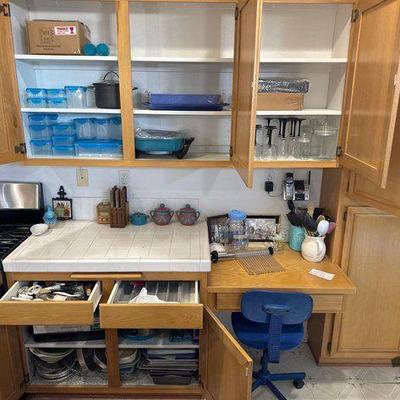 #11008 • Baking Dishes, Food Storage Containers, Champagne Glasses, Storage Racks
