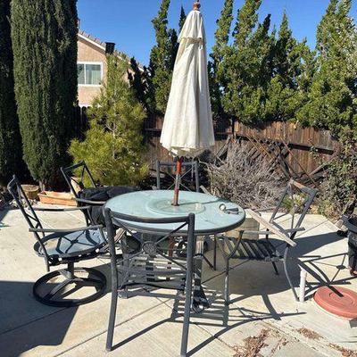 #19006 • Patio Furniture Set with 4 Chairs, Table and Umbrella
