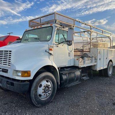 #84 • 1999 International 8100
