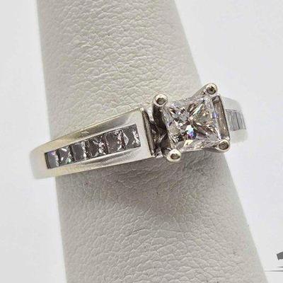 #706 • 14k White Gold & Diamond Ring, 5.52g
