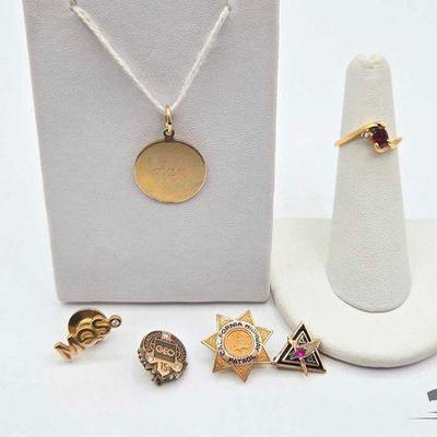 #896 • 10k, 14k, 18k Gold Filled Ring, Pendant & Pins. 12.32g
