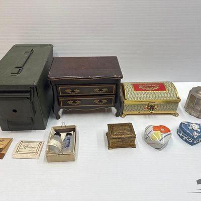 #1922 • Metal Ammo Box, Sewing Kit & More
