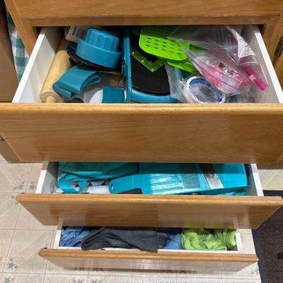 #11040 • Mandolines, Rolling Pins, Measuring Cups, Food Saver Jar Sealer
