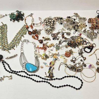 #1010 • Costume Jewelry

