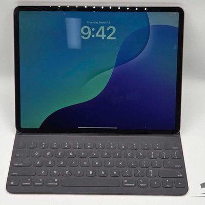 #1904 • iPad Pro 4th Generation 128GB with Apple Smart Keyboard
