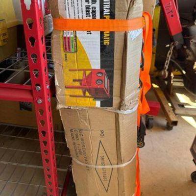 #18120 • NEW!!! Central Pneumatic 40lb Capacity Floor Abrasive Blast Cabinet
