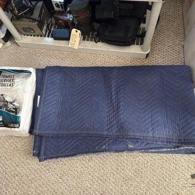 #10072 • Towels and Haul Master Moving Blanket
