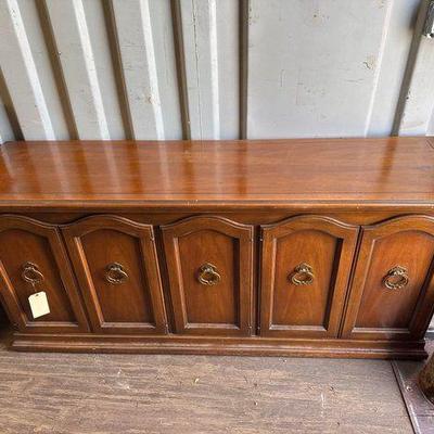 #8518 • Wooden Cabinet
