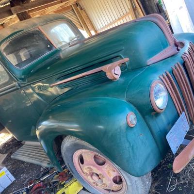 1945 FORD 1 1/2 ton grain bed truck
100 hp flathead engine
complete restoration 30 years ago truck has been sitting for about 10 years
I...