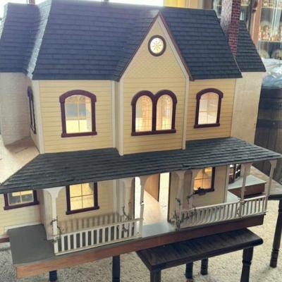 Built dollhouse! See the next few photos for details. 