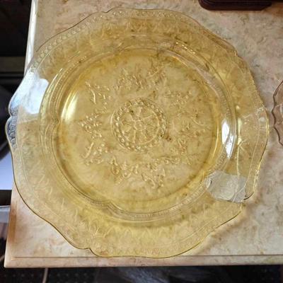 Yellow Dep. Era glass