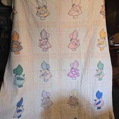 Sun Bonnet girl vintage cutter quilt