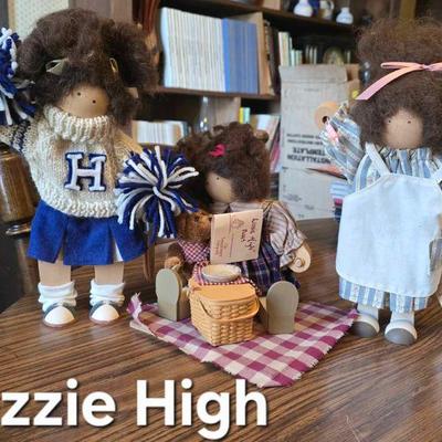 Lizze High dolls