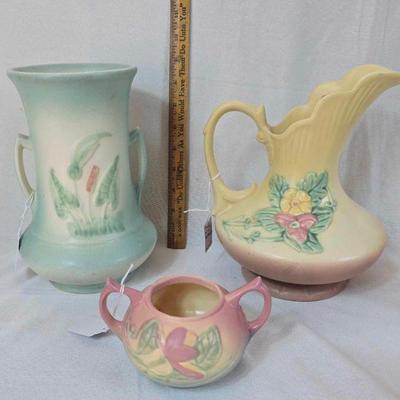 40+ pieces of Hull pottery