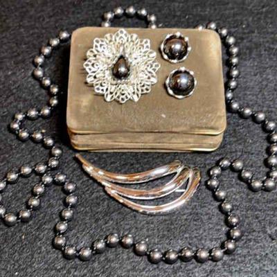 Hematite bead strand complementing pieces